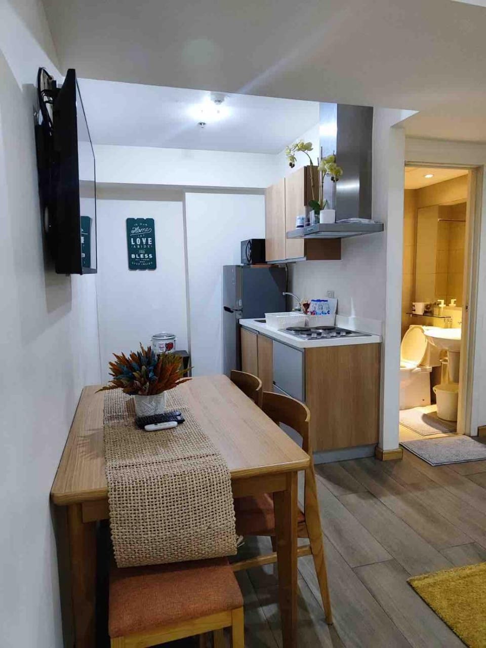 Cozy fully furnished 2 BR unit Apartment in Paranaque
