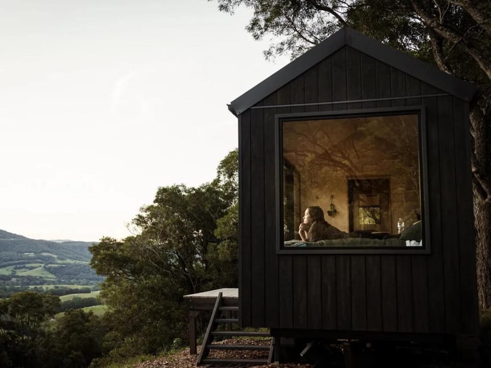 Off-Grid Cabin Surrounded by Nature - Hot Tub - Banjo Cabin in Jamberoo