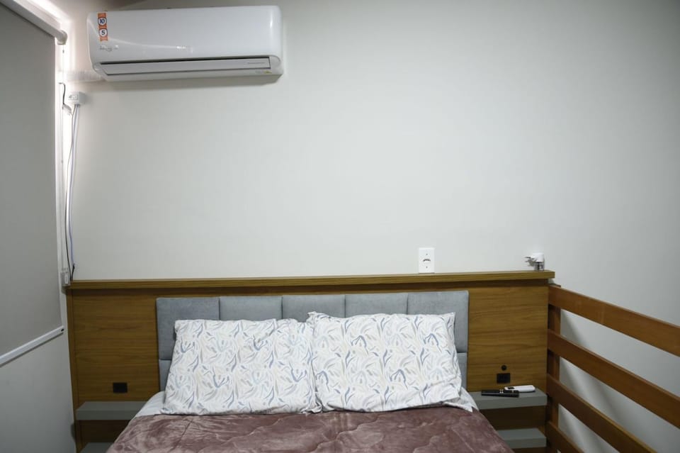 Bed, Photo of the whole room, Bedroom, internet, air conditioner