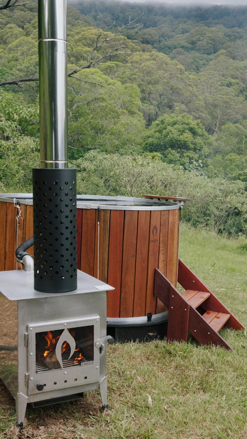 Remote Off-Grid Cabin Hidden in Nature - Hot Tub - Tibor Cabin in Duckmaloi
