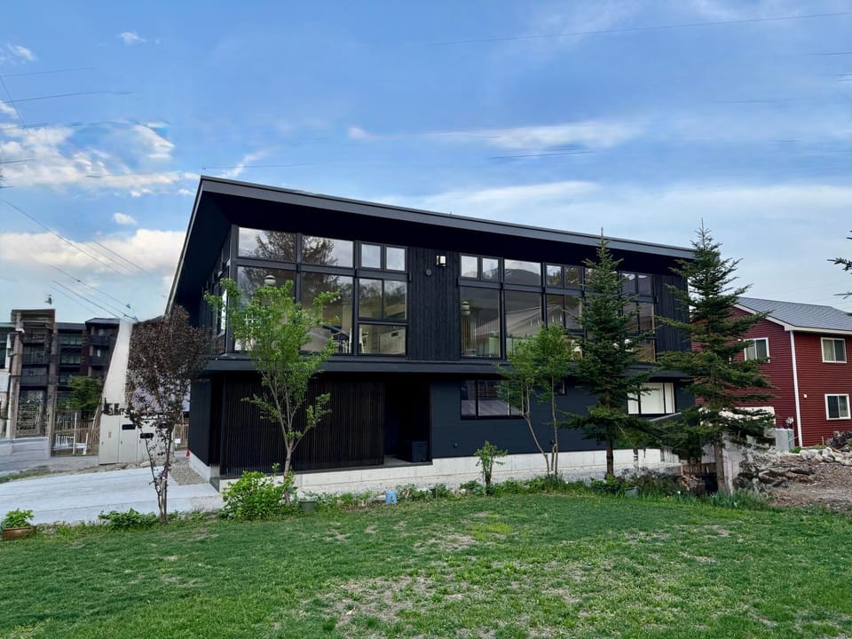 KYLA by Hakuba White Fox, Echoland Luxe w Mountain Views Villa in Hakuba