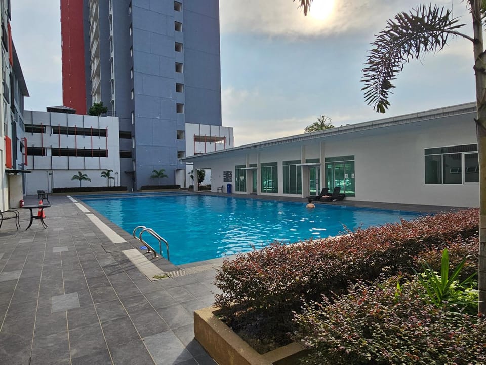 Swimming pool, Swimming pool