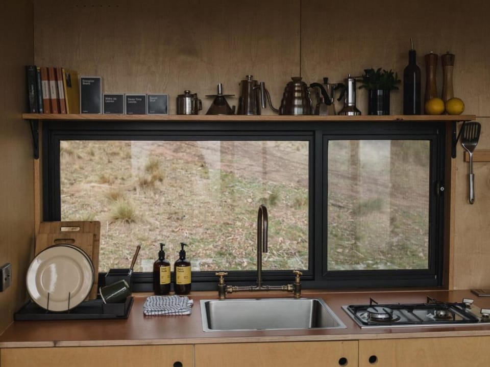 Remote Off-Grid Cabin Hidden in Nature - Hot Tub - Vera Cabin in Duckmaloi