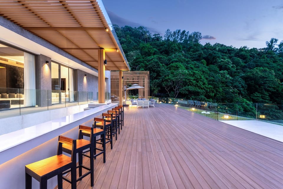 Lounge or bar, Swimming pool