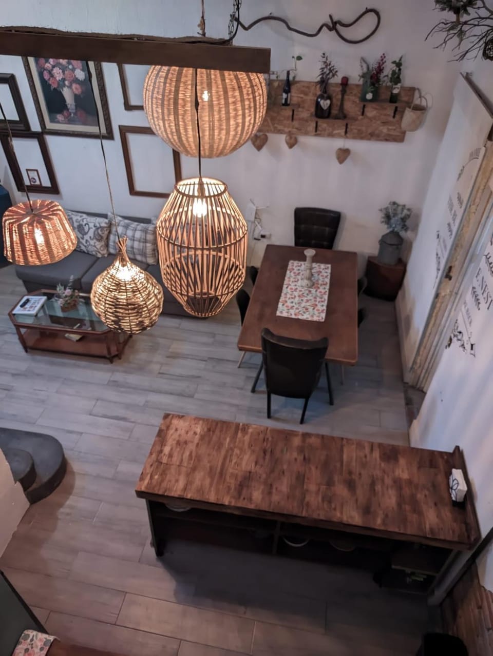 Living room, Dining area