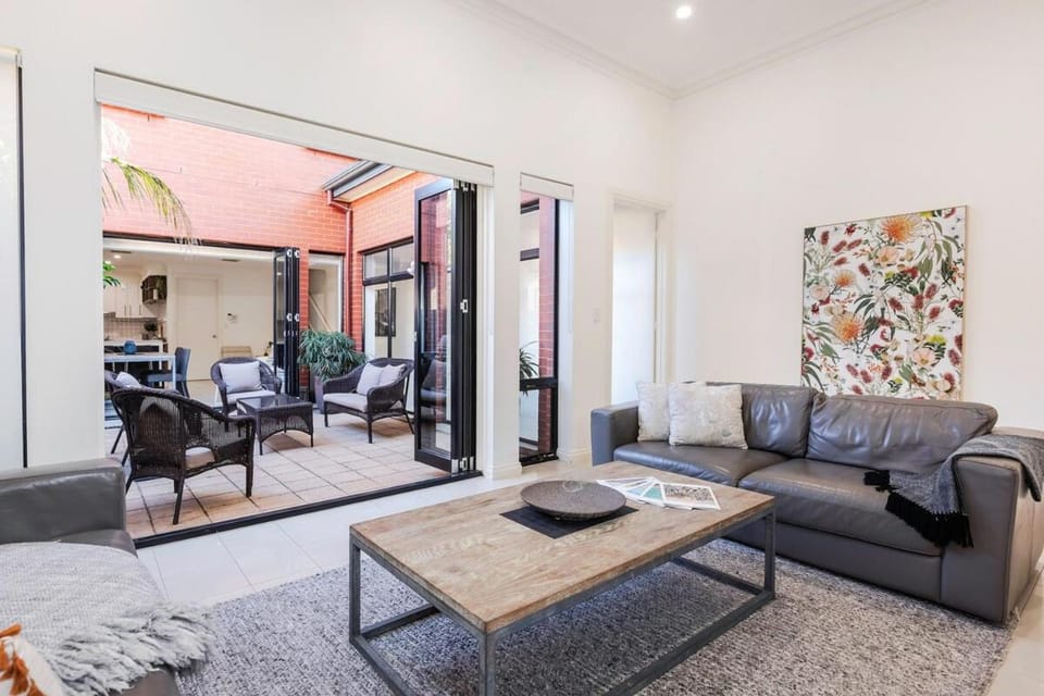 The Terrace - close to Adelaide Oval Cafes CBD Shopping House in Adelaide