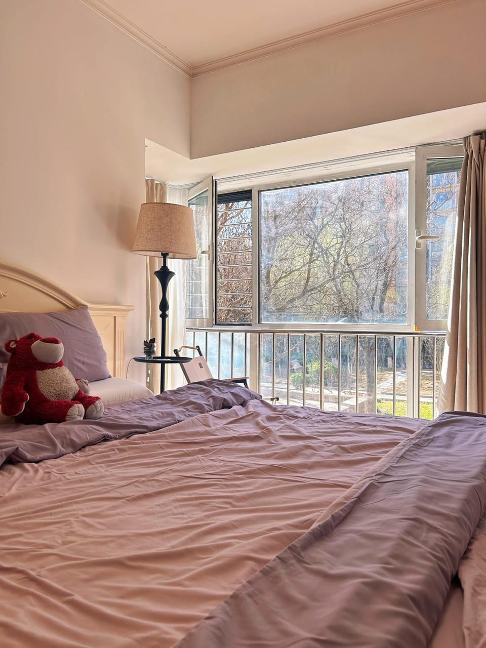 Photo of the whole room, Bedroom