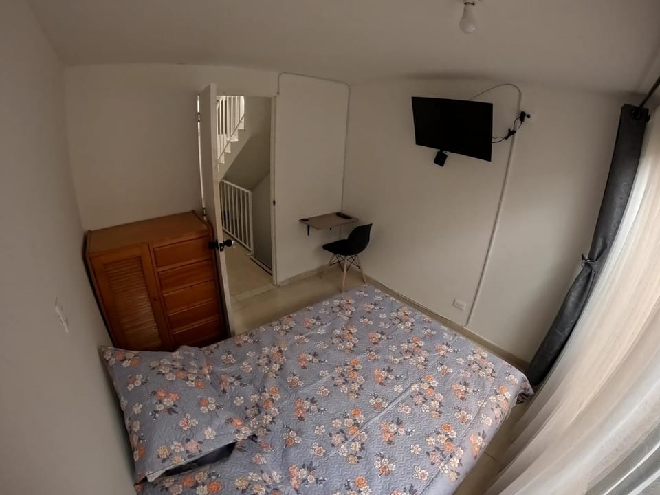 Bed, Photo of the whole room, Bedroom