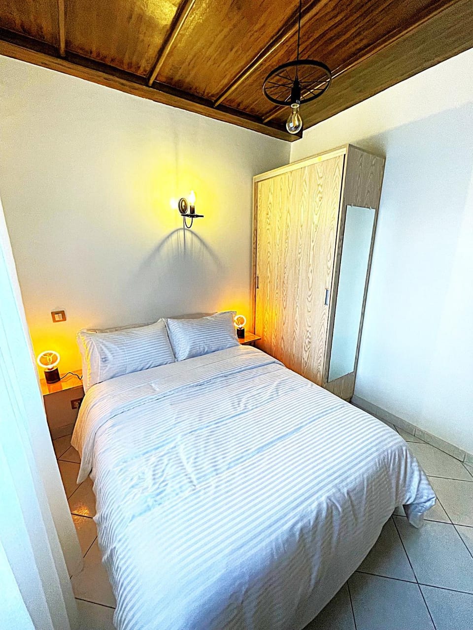 Bed, Photo of the whole room, wardrobe