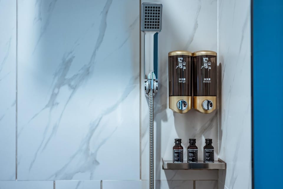 Bathroom, Photo of the whole room