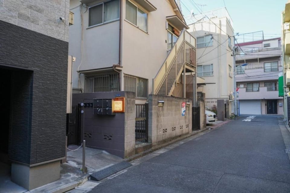 王202整套私人卫浴厨房 洗衣机 车站步行5分钟 上野站地铁直达 Apartment in Saitama Prefecture