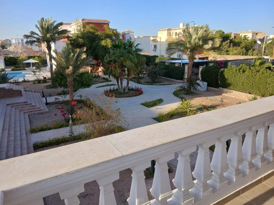 Neighbourhood, Garden, Garden, Garden view