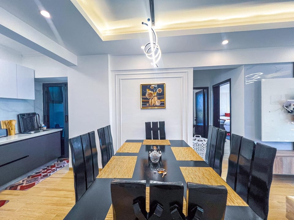 Living room, Seating area, Dining area