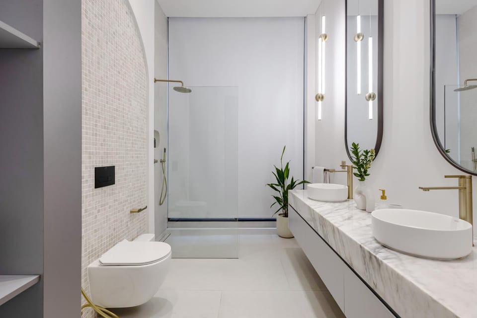 Shower, Toilet, Bathroom, bidet, towels