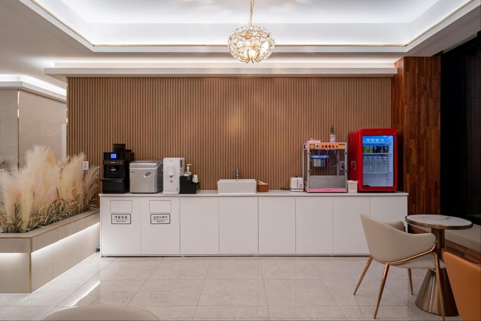 Facade/entrance, Lobby or reception