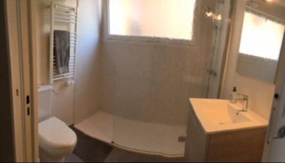 Collioure, appartement clair, terrasse et parking Apartment in Collioure
