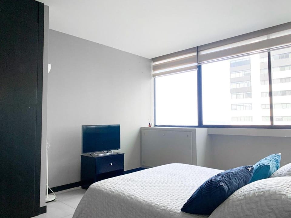 Bed, TV and multimedia, Photo of the whole room, Evening entertainment, Bedroom