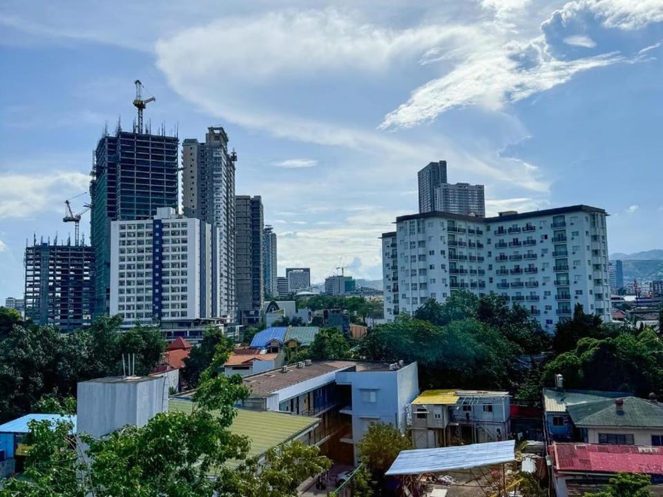Almond Suites Hotel in Cebu City