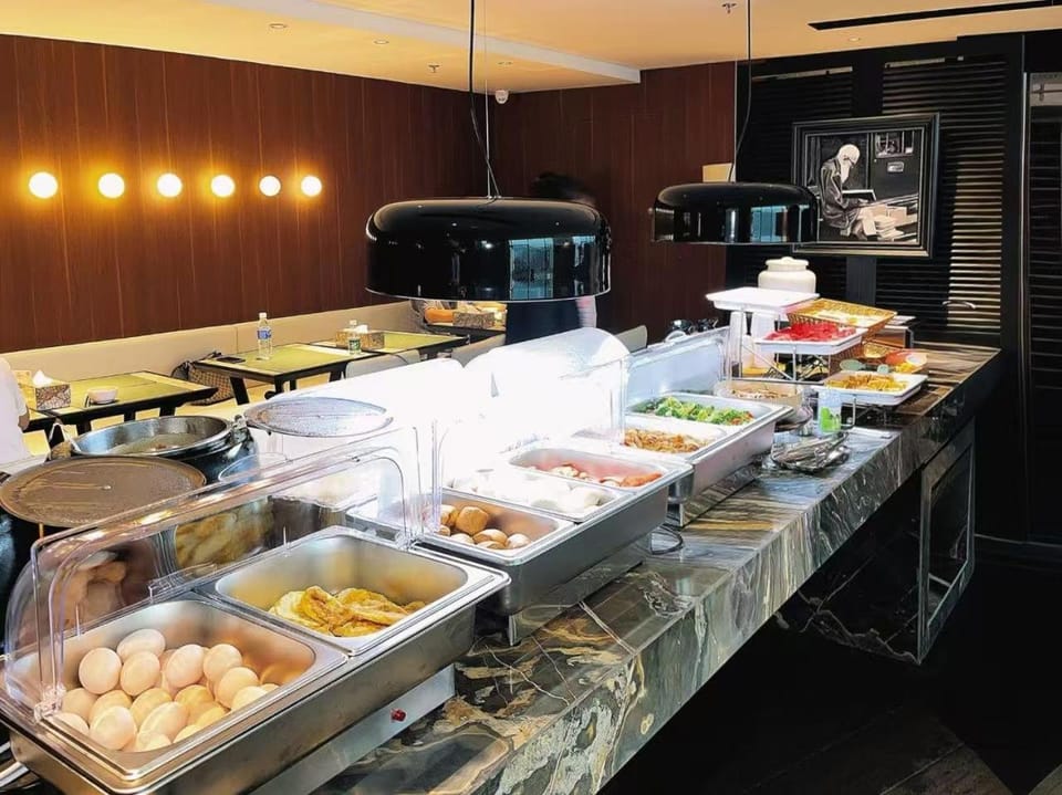 Breakfast, Buffet breakfast