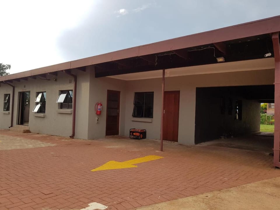 Royal guest lodge Bed and Breakfast in South Africa