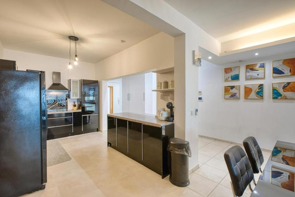 Spacious 3 Bedroom Apt in St Julians Apartment in Saint Julians