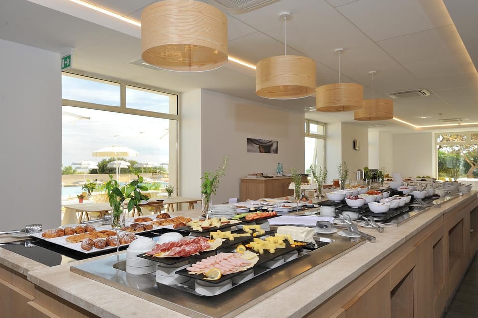 Restaurant/places to eat, Food and drinks, Food, Breakfast, Buffet breakfast