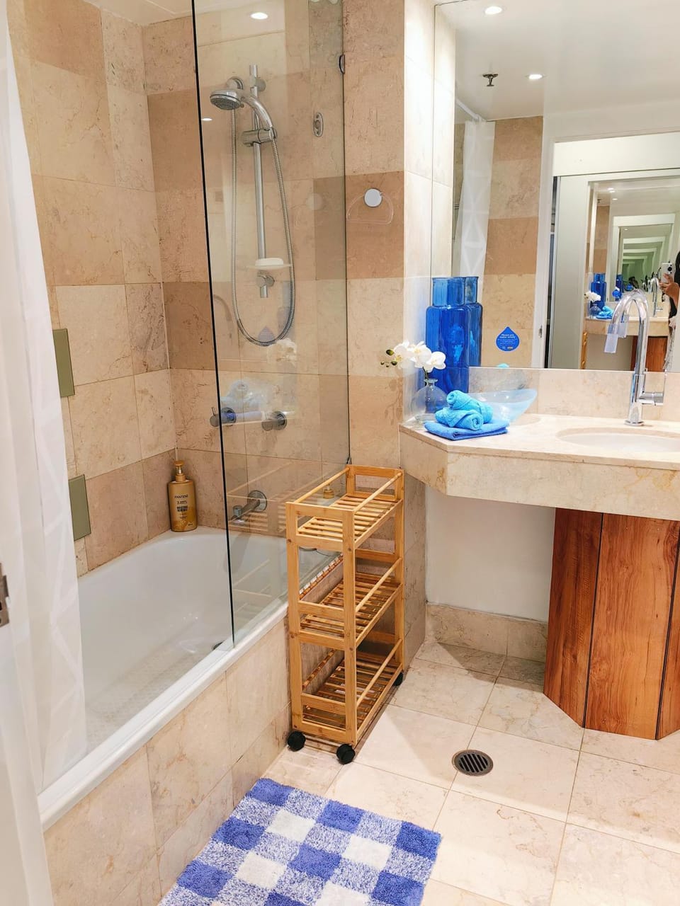 Ocean View Blue Bunny-Eared Stay in Central Surfers Paradise Apartment in Surfers Paradise Boulevard