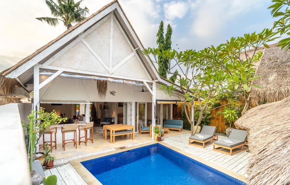 Property building, Swimming pool