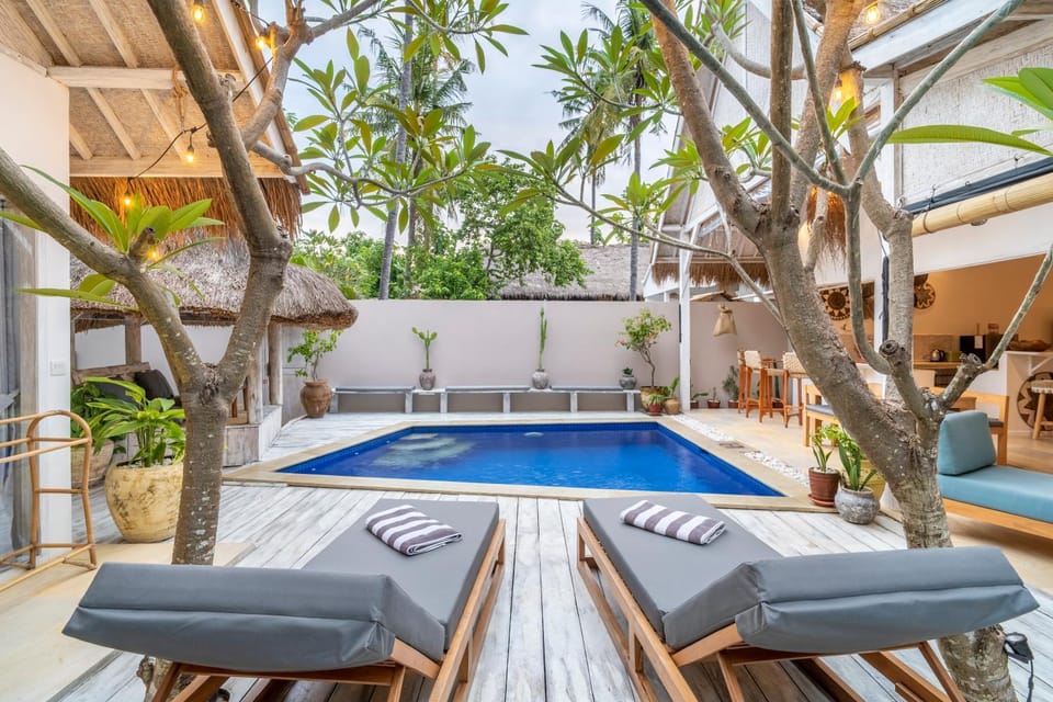 Patio, Day, Natural landscape, Garden, View (from property/room), Balcony/Terrace, Garden view, Pool view, Swimming pool, sunbed