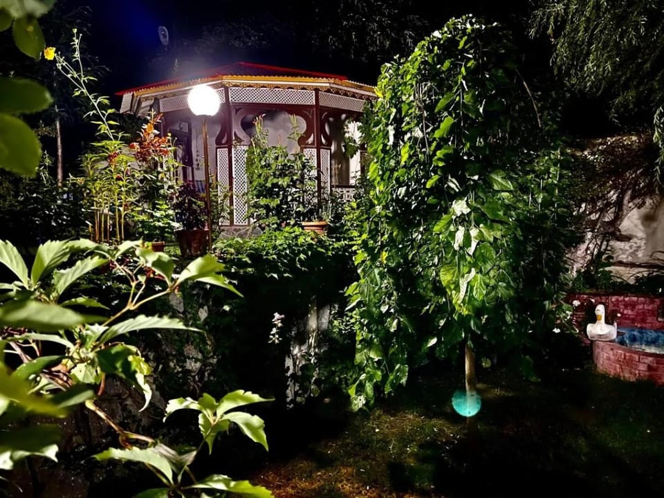 Gangchen Guest House Bed and Breakfast in Pakistan