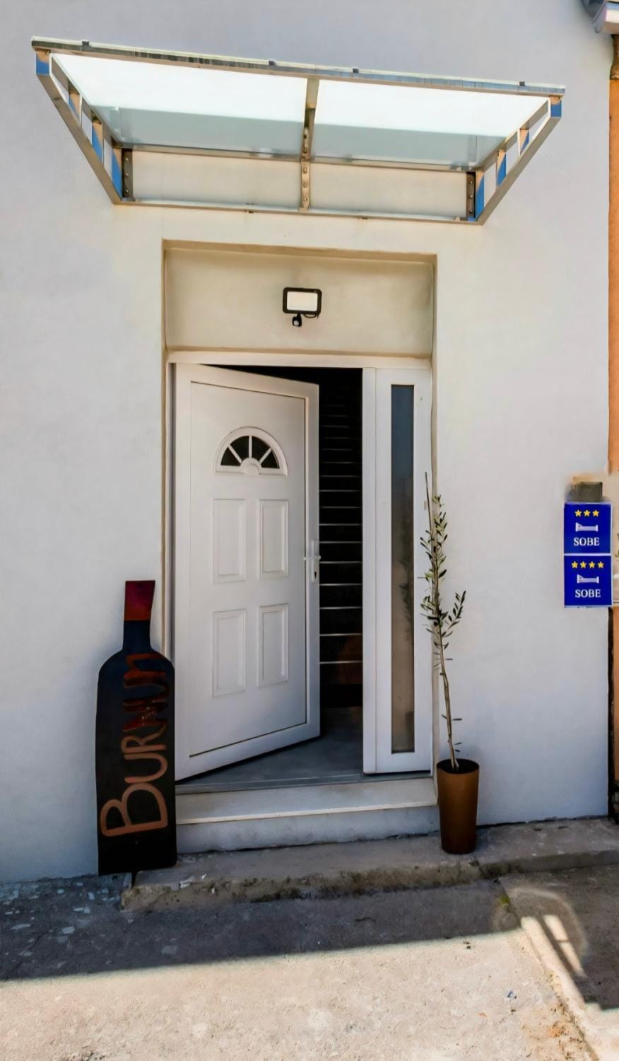 Facade/entrance, Internal: Not applicable to any particular room