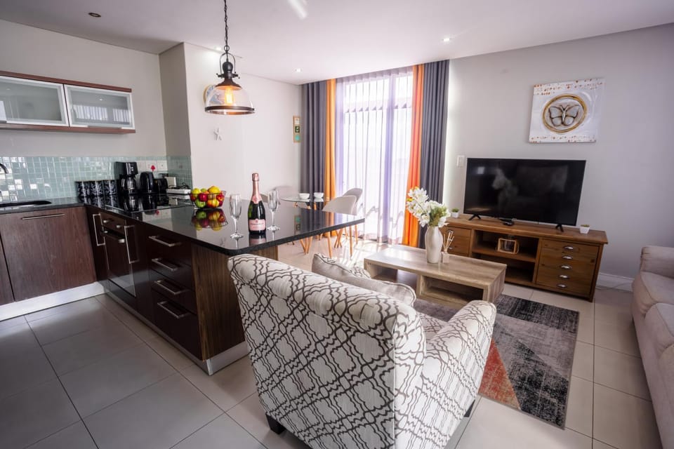 TV and multimedia, Living room, Evening entertainment