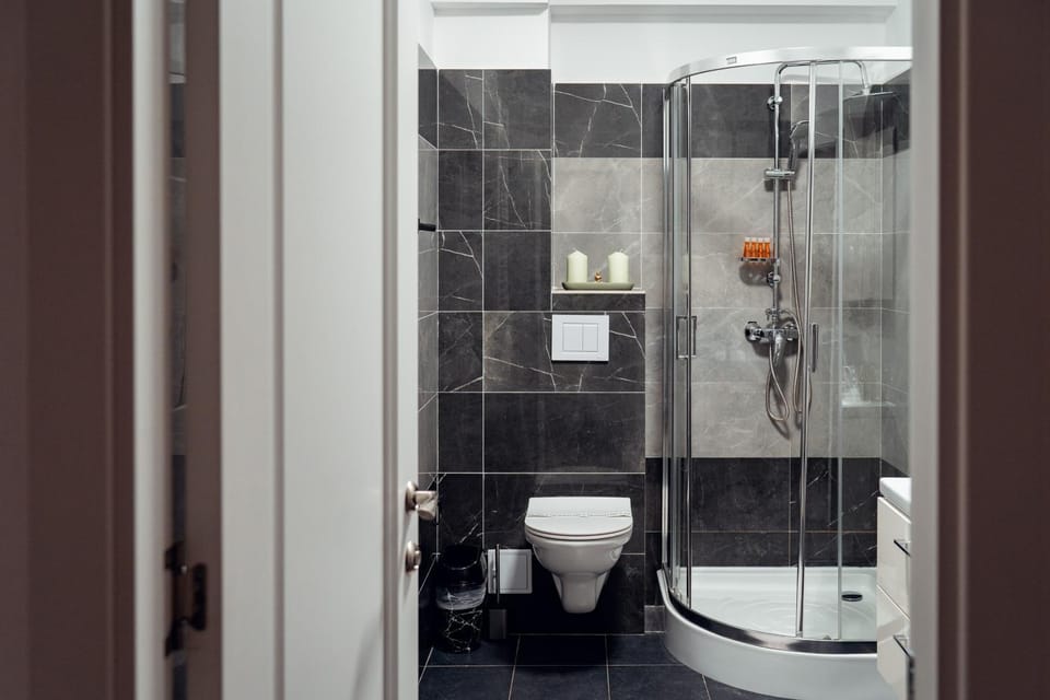 Shower, Toilet, Bathroom