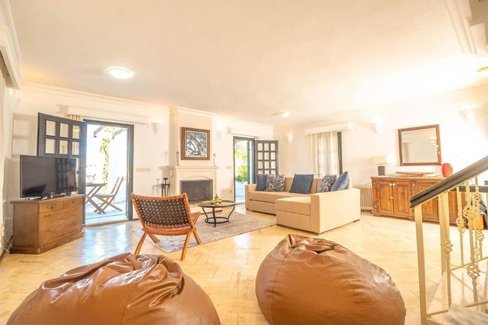 Communal lounge/ TV room, TV and multimedia, Living room, Seating area