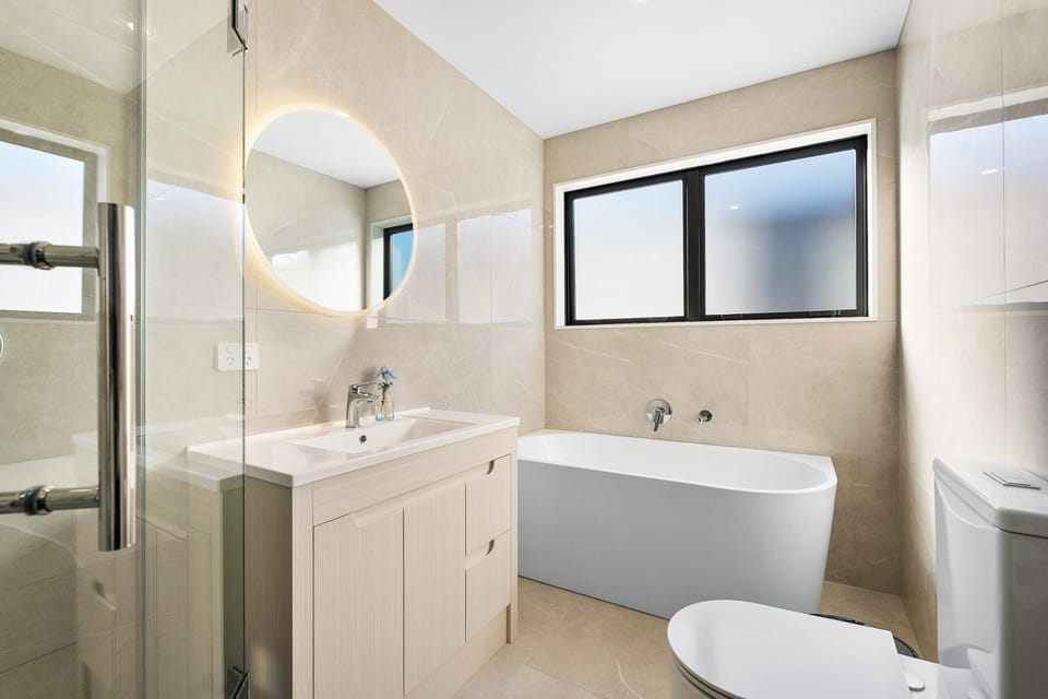 Shower, Toilet, Bathroom, Bath