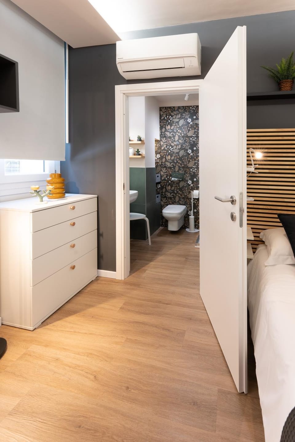 Bedroom, heating, air conditioner