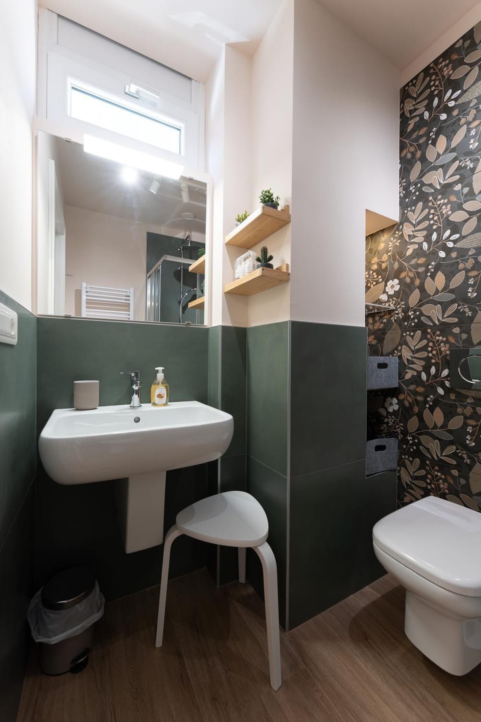 Shower, Bathroom, hair dryier