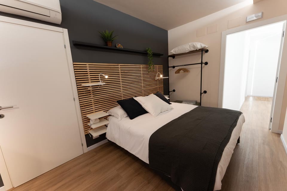 Bed, Bedroom, heating, air conditioner