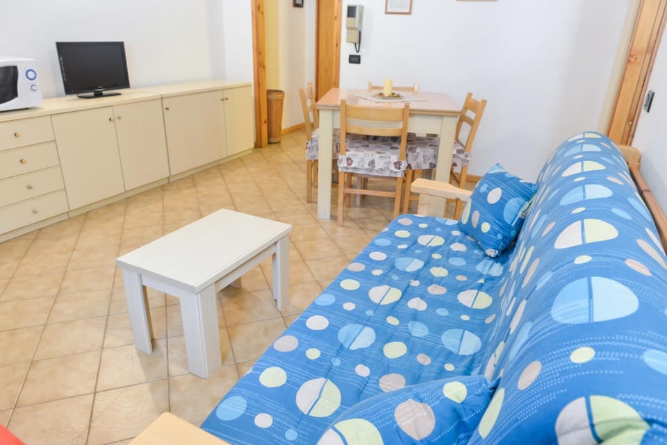 TV and multimedia, Living room, Dining area