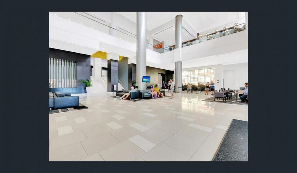Stay in the heart of Surfers Apartment in Surfers Paradise Boulevard