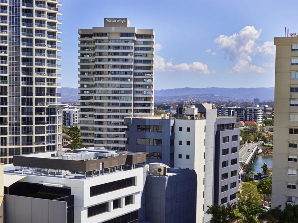 Stay in the heart of Surfers Apartment in Surfers Paradise Boulevard