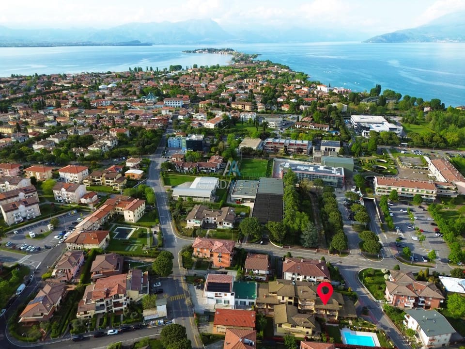 Neighbourhood, Bird's eye view, City view