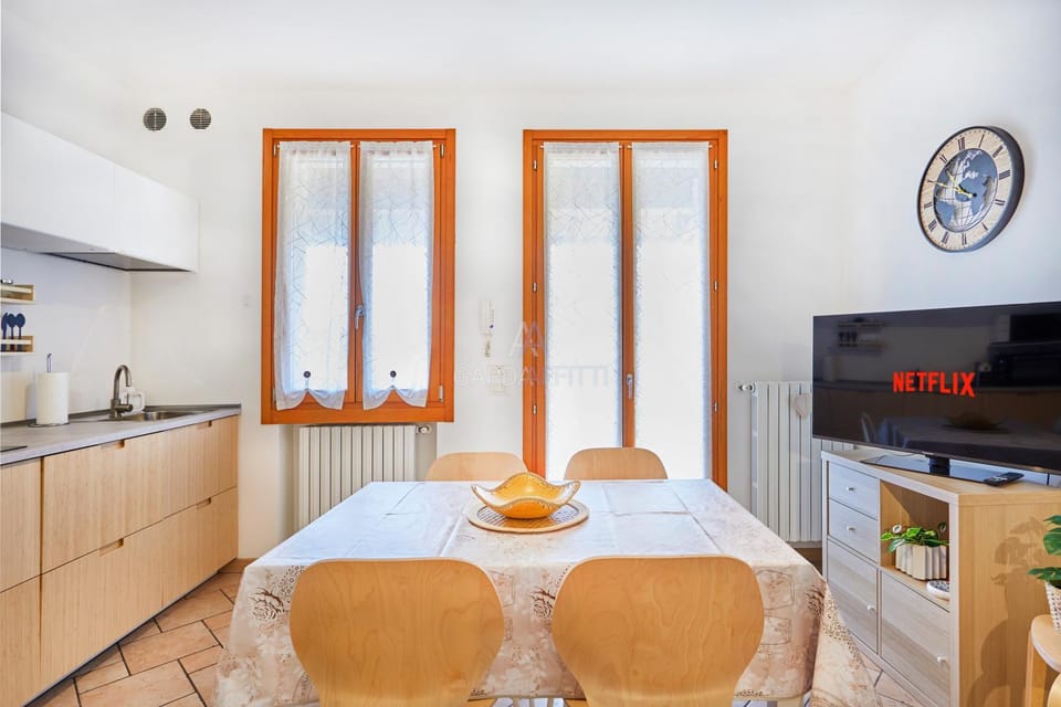 TV and multimedia, Kitchen or kitchenette, Dining area