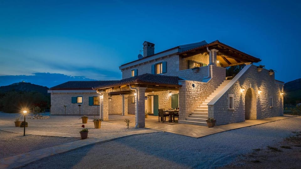 Property building, Night