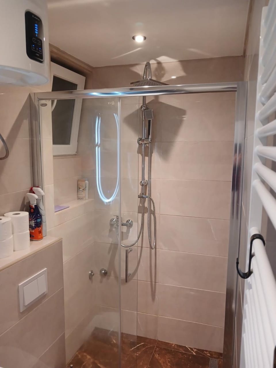 Shower, Bathroom, towels