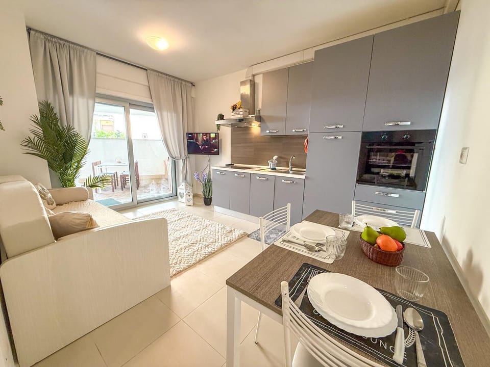 Kitchen or kitchenette, Living room, Dining area