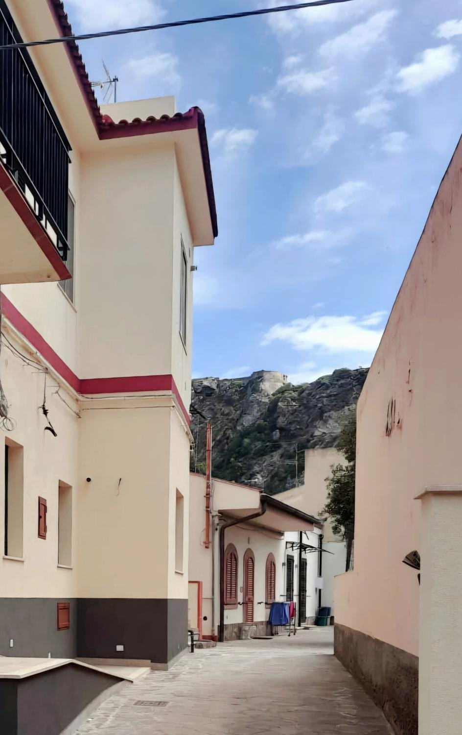 Property building, Natural landscape, Mountain view