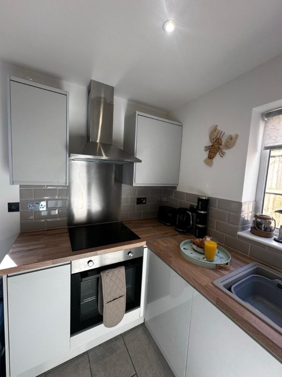 Sunny 2-Bedroom Coastal Stay with Free Parking House in Great Yarmouth