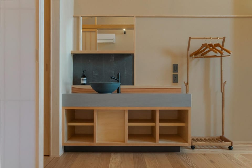 NEW2025! Shirakaba ROKUI 白樺 緑居 Architect-designed Luxury Villa with Concierge Service Villa in Osaka