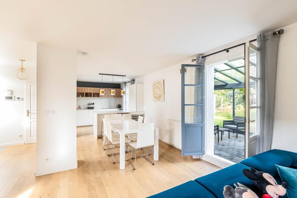 Beautiful house 5 Bedroomed Ormoie Near Disneyland Paris Apartment in Magny-le-Hongre